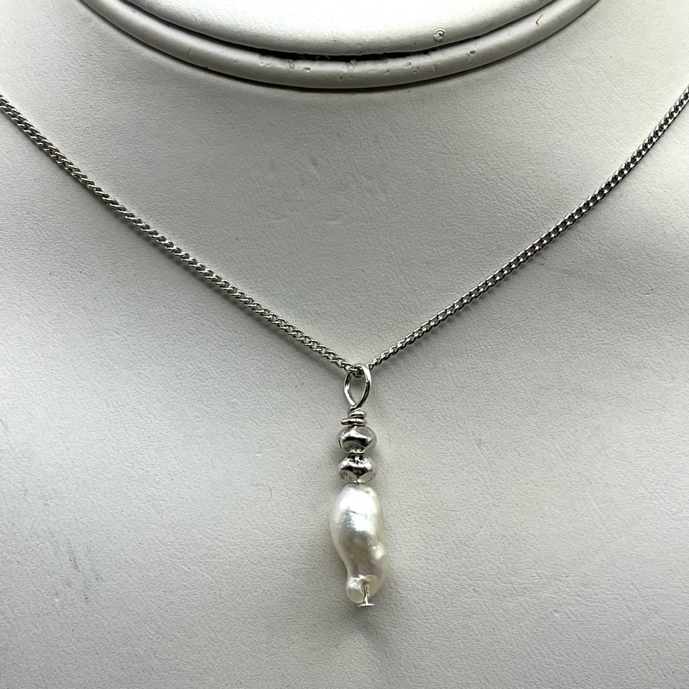 Elegant Silver Baroque Pearl Pendant Necklace